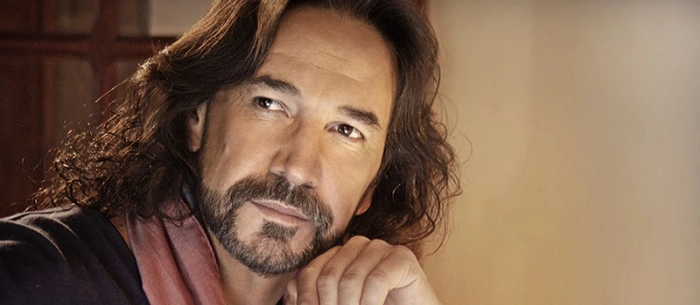 Marco Antonio Solís get 400k new Facebook fans in August. Watch out Bieber!